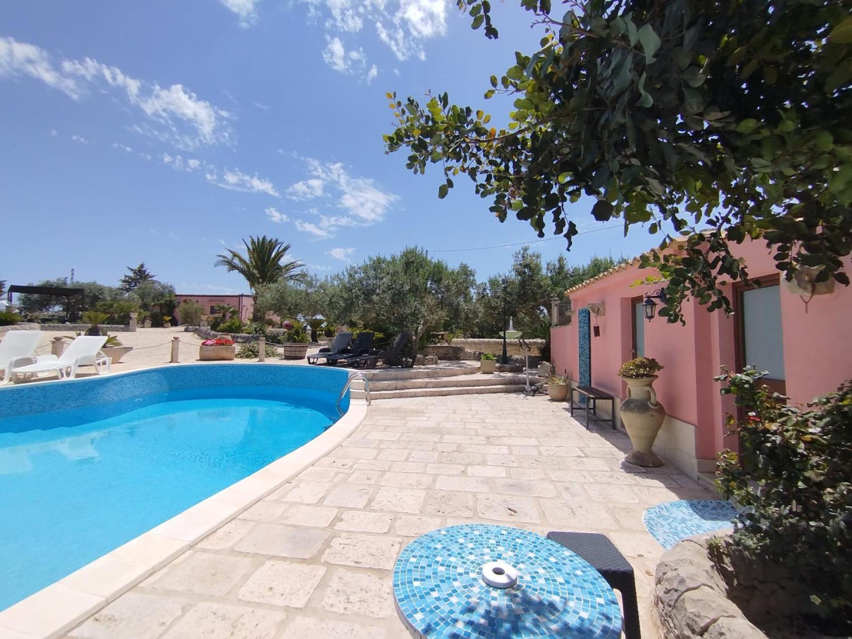 Dependance In Villa Con Piscina Ragusa Eksteriør billede